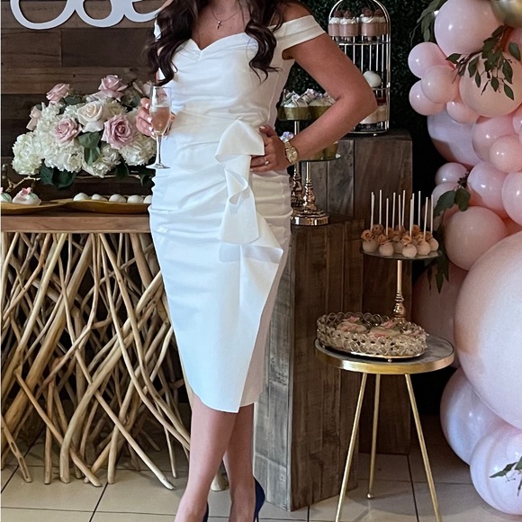 Chiara Boni La Petite Robe Off shoulder white midi dress. - Picture 8 of 9